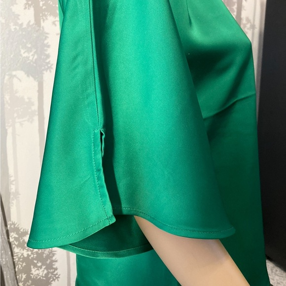 Rich luxurious blouse size medium - Picture 3 of 5